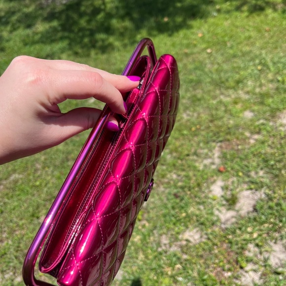 CHANEL RARE CLUTCH - Picture 15 of 15